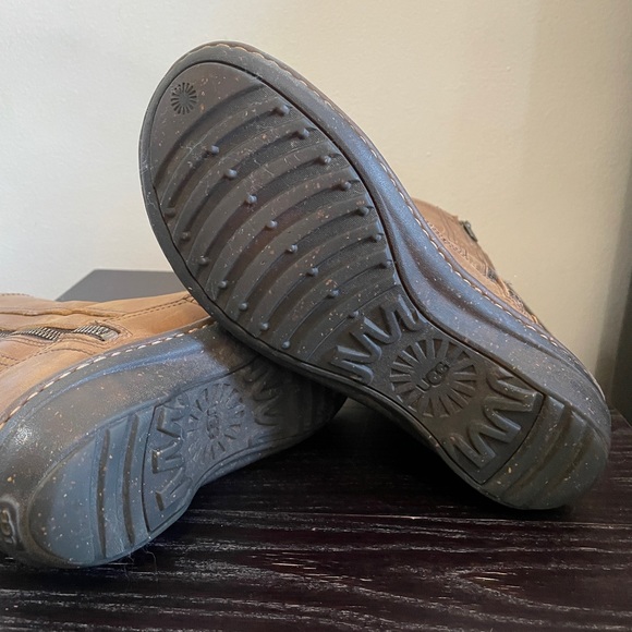 Ugg Kaleen Chestnut Leather Sheepskin Boots - Picture 5 of 7